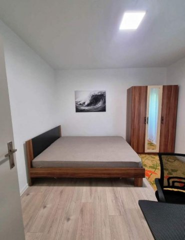 Kiadó panellakás, albérlet, Pécsett 250 E Ft / hó, 3 szobás