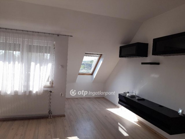 Kiadó téglalakás, albérlet, Makón 120 E Ft / hó, 1+1 szobás