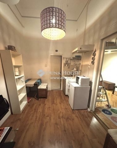 Eladó téglalakás, Budapesten, VI. kerületben 51 M Ft, 1 szobás