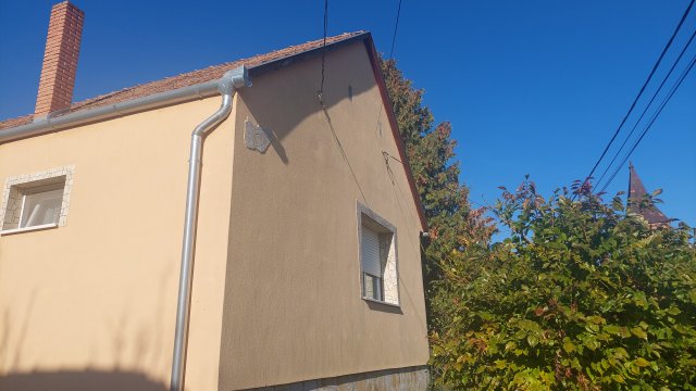 Eladó családi ház, Sásdon 18.5 M Ft, 1 szobás