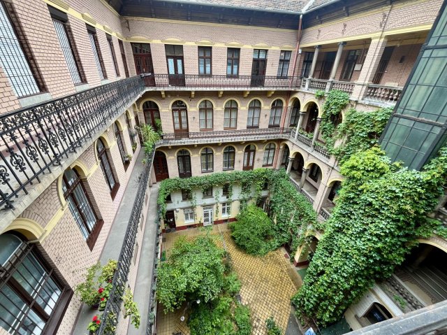 Eladó téglalakás, Budapesten, VI. kerületben 79.9 M Ft