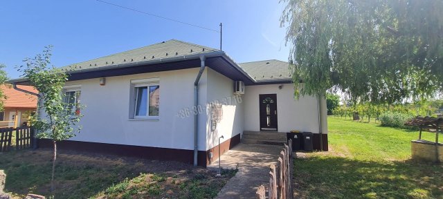 Eladó családi ház, Perkátán 50.8 M Ft, 3 szobás