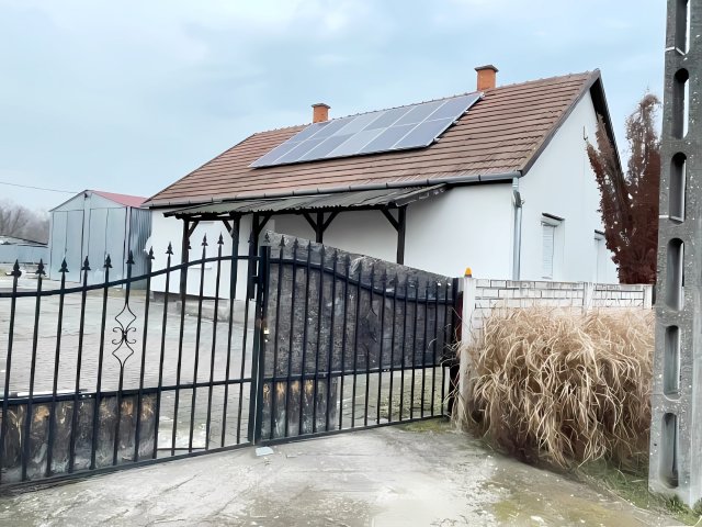 Eladó családi ház, Tiszadobon 12.9 M Ft, 2 szobás