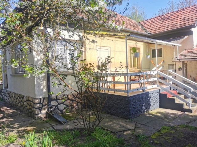 Eladó családi ház, Szentmártonkátán 34 M Ft, 3 szobás
