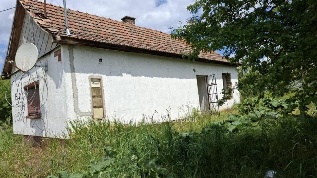 Eladó családi ház, Derecskén 9.9 M Ft, 1 szobás