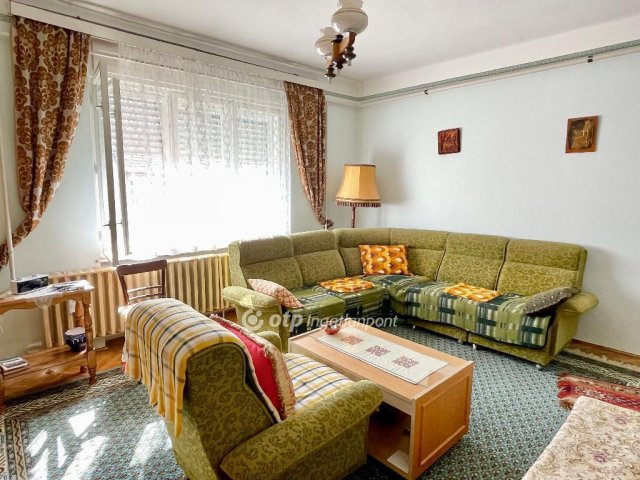 Eladó családi ház, Csikóstőttősön 22.9 M Ft, 4 szobás
