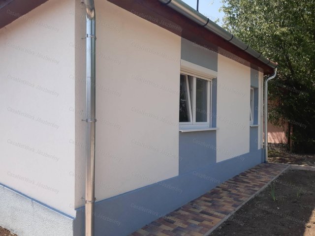 Eladó családi ház, Jászárokszálláson 33.9 M Ft, 2 szobás