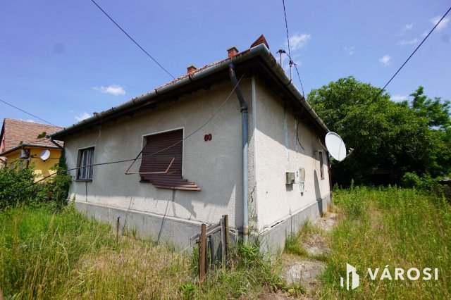 Eladó családi ház, Turán 23.9 M Ft, 3 szobás