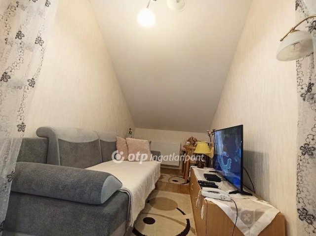 Eladó téglalakás, Gyöngyösön 41 M Ft, 2+2 szobás
