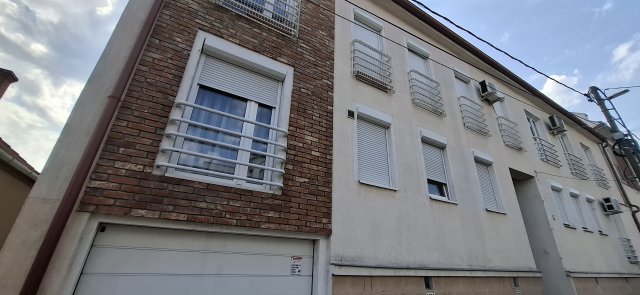 Kiadó téglalakás, albérlet, Pécsett 260 E Ft / hó, 3 szobás
