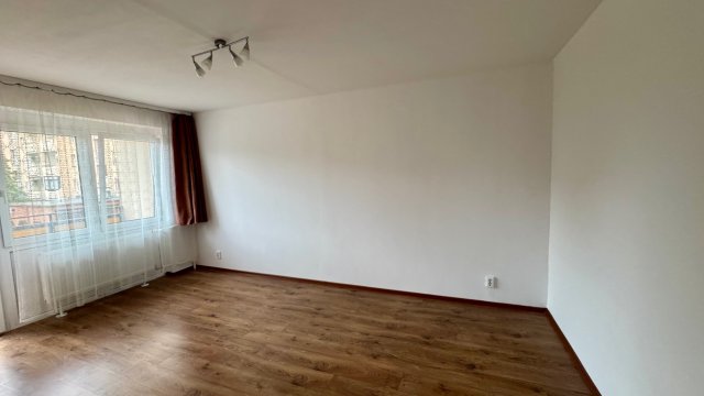 Kiadó panellakás, albérlet, Székesfehérvárott, Sziget utcában