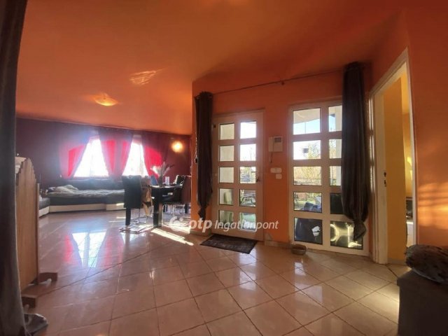 Eladó családi ház, Fonyódon 135 M Ft, 7+5 szobás