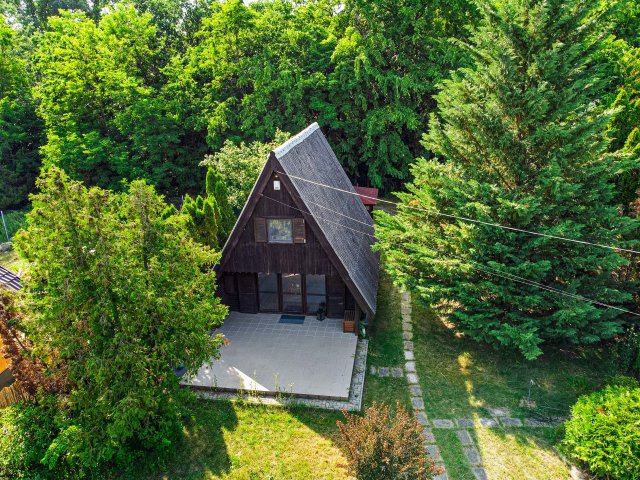 Eladó nyaraló, Szigetmonostorban 44.9 M Ft, 1+2 szobás