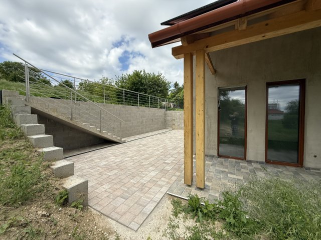 Eladó családi ház, Száron 125 M Ft, 4+1 szobás