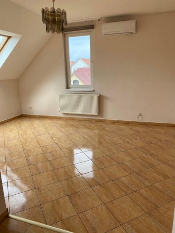 Kiadó téglalakás, albérlet, Debrecenben 270 E Ft / hó, 3 szobás