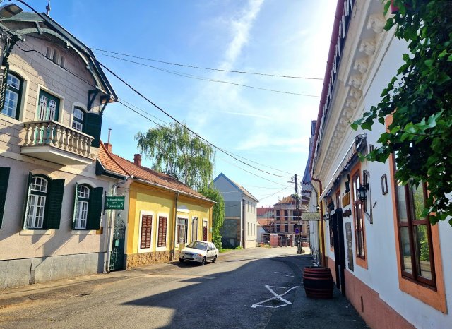 Eladó téglalakás, Keszthelyen 59 M Ft, 2 szobás