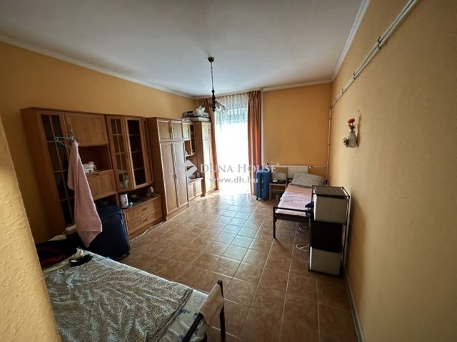 Eladó téglalakás, Tatabányán 32 M Ft, 2 szobás