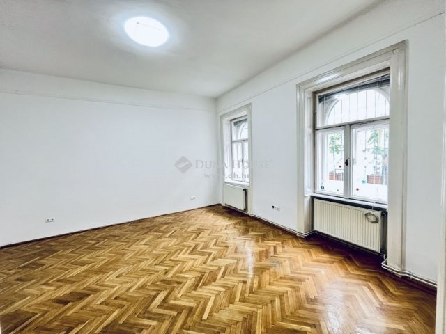 Eladó téglalakás, Budapesten, VII. kerületben 59.9 M Ft