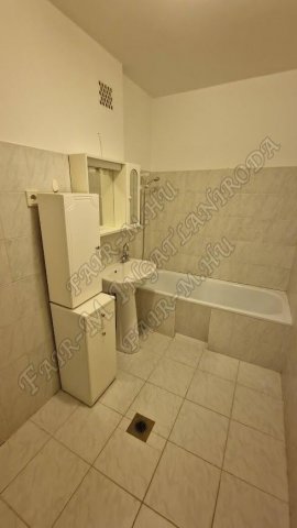 Kiadó téglalakás, albérlet, Szegeden 175 E Ft / hó, 2 szobás