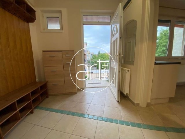 Kiadó téglalakás, albérlet, Szegeden 235 E Ft / hó, 3 szobás