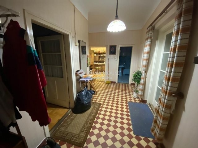 Eladó családi ház, Budaörsön 192 M Ft, 9 szobás