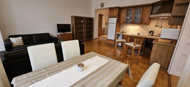 Eladó téglalakás, Székesfehérvárott 89 M Ft, 3 szobás