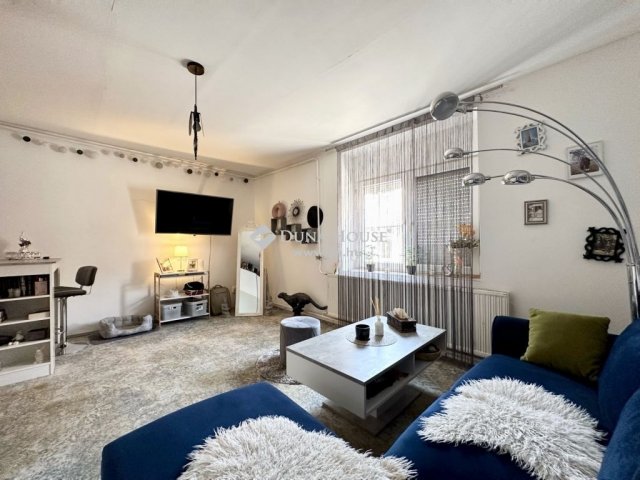 Eladó családi ház, Pécsett 74.99 M Ft, 4 szobás