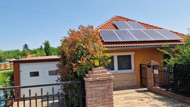 Eladó családi ház, Pécsett 119 M Ft, 4 szobás