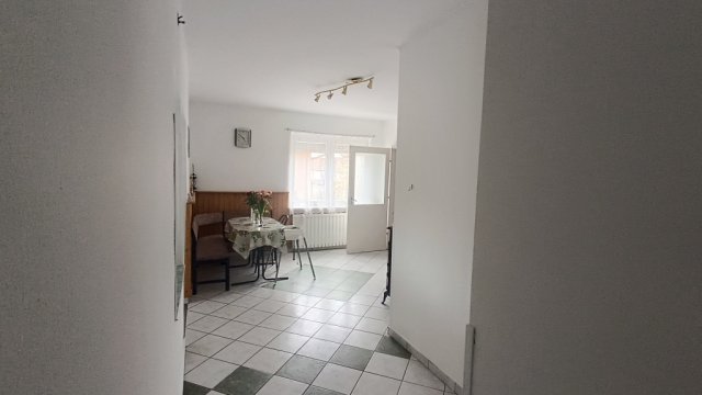 Eladó családi ház, Szentmártonkátán 49.9 M Ft, 7 szobás