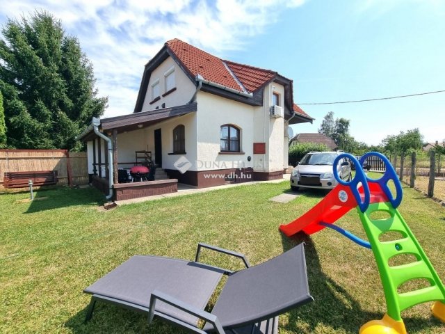 Eladó családi ház, Szihalmon 54.9 M Ft, 4 szobás