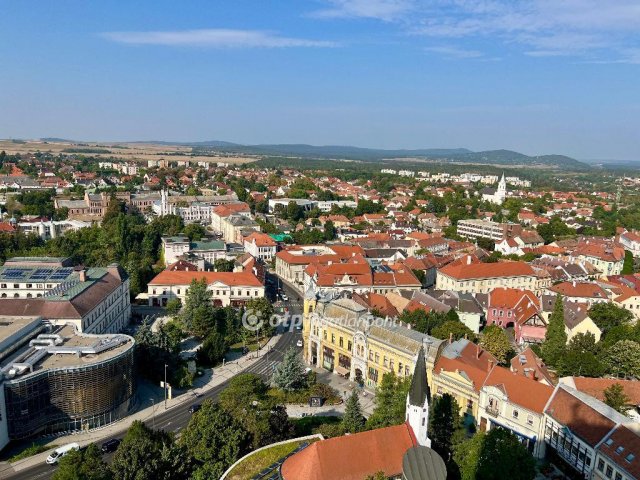 Eladó panellakás, Veszprémben 36 M Ft, 2 szobás