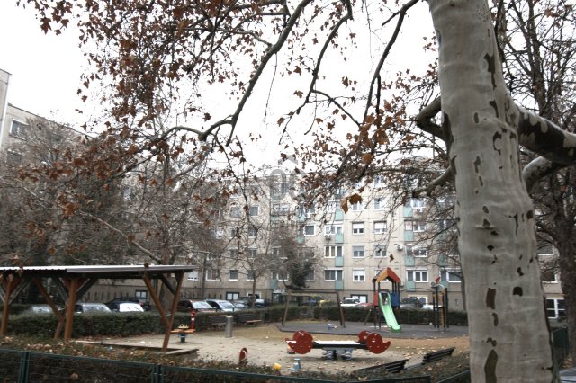 Eladó panellakás, Székesfehérvárott 52.9 M Ft, 3 szobás