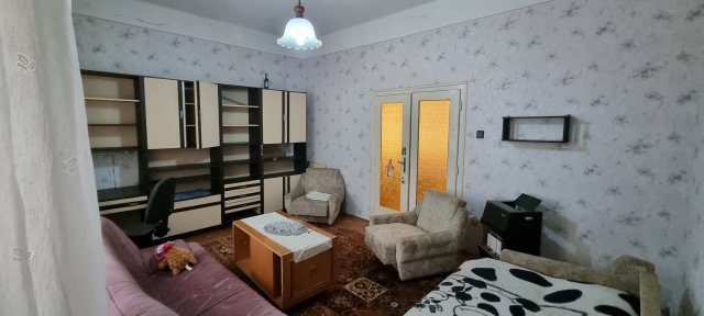 Eladó családi ház, Kiskunfélegyházán 66.9 M Ft, 5 szobás