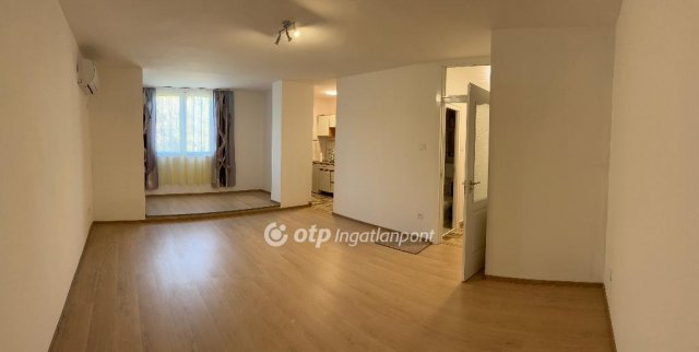 Eladó panellakás, Sátoraljaújhelyen 16.9 M Ft, 1 szobás