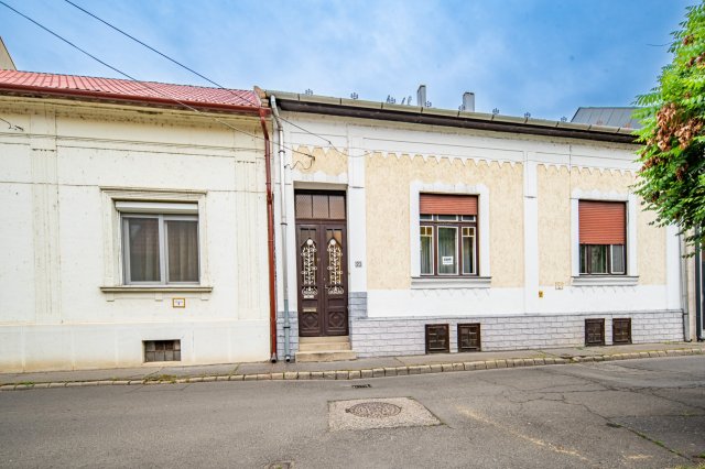 Eladó családi ház, Szolnokon 52.9 M Ft, 4 szobás