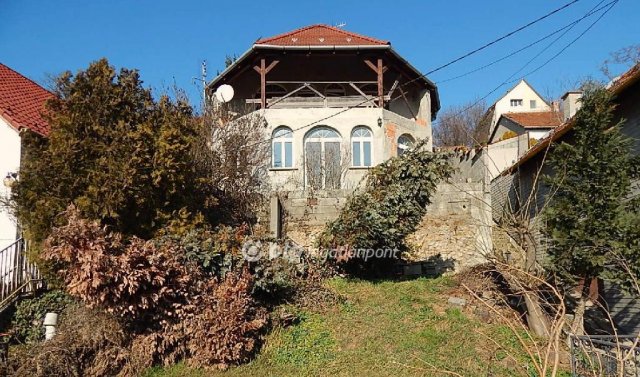 Eladó családi ház, Pilisborosjenőn 66.8 M Ft, 6 szobás
