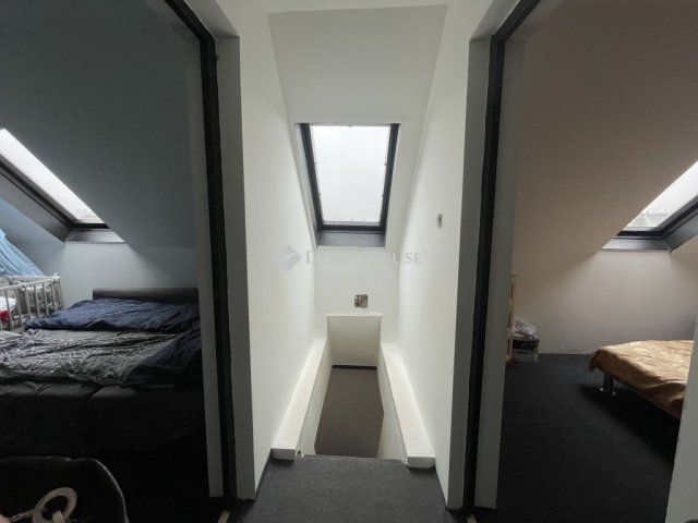 Eladó családi ház, Nyergesújfaluban 43.5 M Ft, 3 szobás