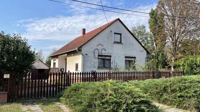 Eladó családi ház, Tolnán 39.9 M Ft, 4 szobás