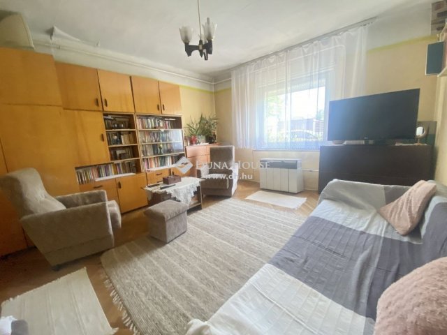 Eladó családi ház, Budapesten, XX. kerületben 35.5 M Ft