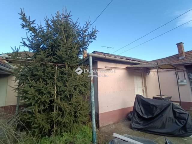 Eladó sorház, Cegléden 19.9 M Ft, 1 szobás