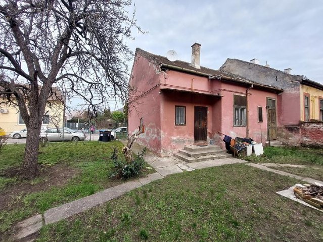 Eladó családi ház, Budapesten, XV. kerületben 54.99 M Ft