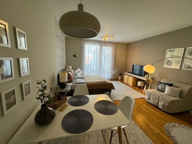 Eladó téglalakás, Budapesten, VI. kerületben 80 M Ft, 1 szobás