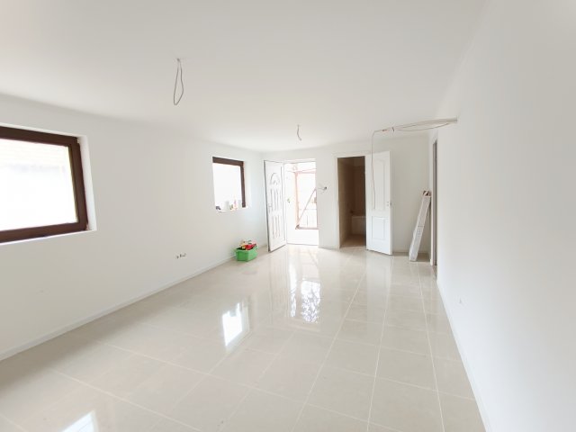 Eladó családi ház, Cegléden 36.9 M Ft, 3 szobás