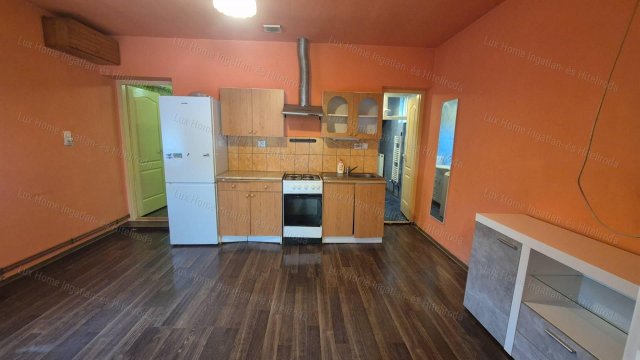 Kiadó családi ház, albérlet, Oroszlányban 150 E Ft / hó
