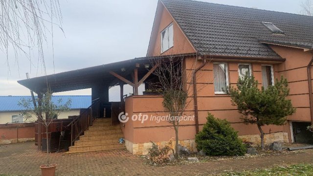 Eladó családi ház, Nyíregyházán 88 M Ft, 4+1 szobás