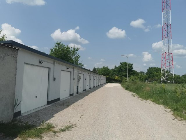 Eladó garázs, Almásfüzitőn 6.5 M Ft / költözzbe.hu