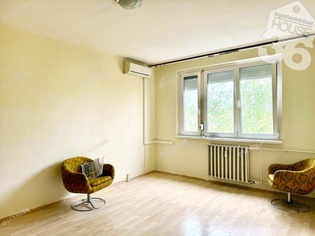 Eladó panellakás, Kecskeméten 35.5 M Ft, 2 szobás