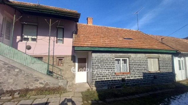 Eladó családi ház, Somoskőújfalun 15.8 M Ft, 4 szobás