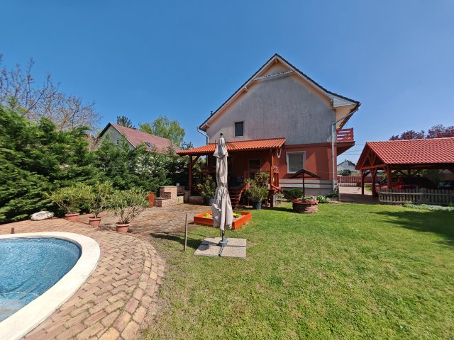 Eladó családi ház, Piliscsabán 165 M Ft, 5 szobás