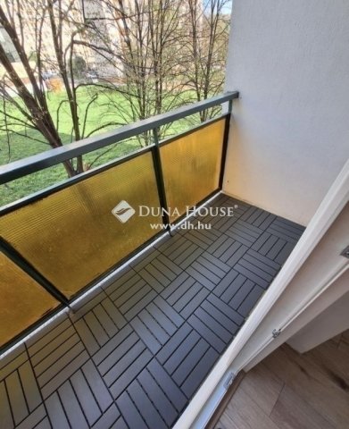 Eladó panellakás, Pécsett 42.9 M Ft, 2 szobás